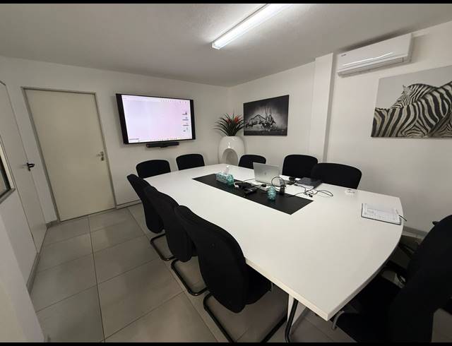 410M² WAREHOUSE TO LET IN SPARTAN